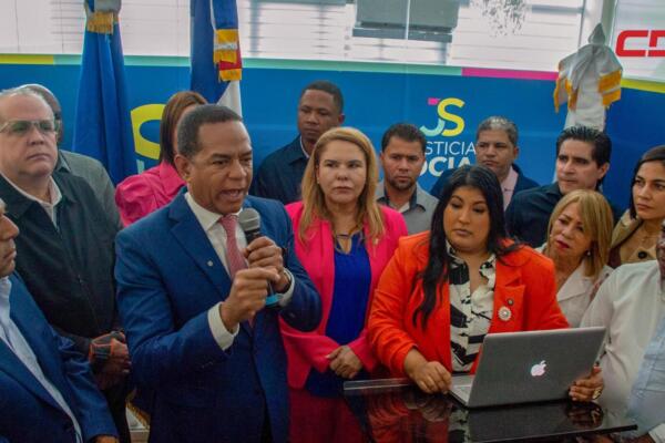  Julio César Valentín Jiminián, presidente del partido Justicia Social (JS)