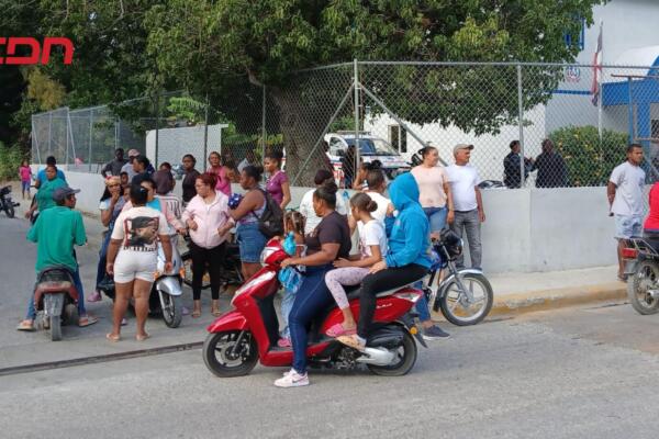 Las mujeres heridas, tras recibir atención médica, fueron trasladadas a la sede del Comando Regional Sur.
