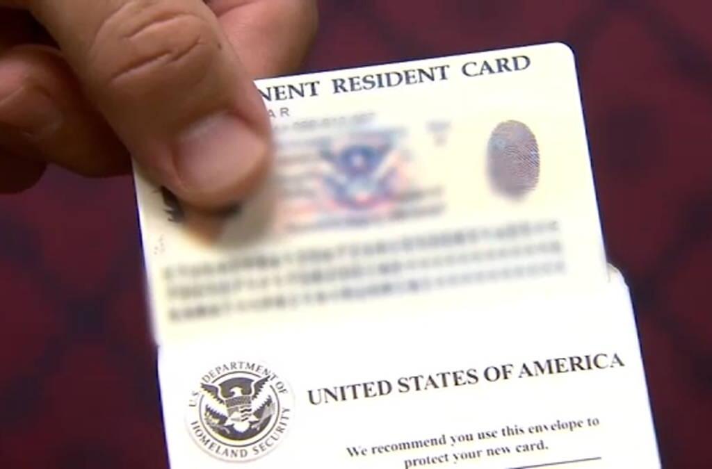 Por esta vía te darán la green card en EE.UU sin requisitos