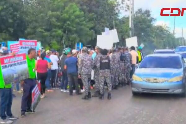 Marcha en reclamo de reapertura de teleférico en Puerto Plata.