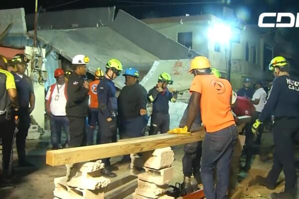El subdirector del Centro de Operaciones de Emergencia (COE) reportó un segundo fallecido por desplome edificio en La Romana. Foto: CDN Digital