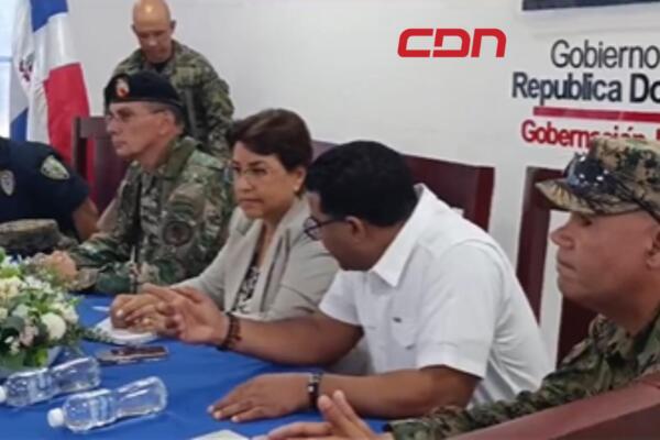 Autoridades civiles y militares se reúnen con ganaderos de la zona fronteriza de Dajabón.