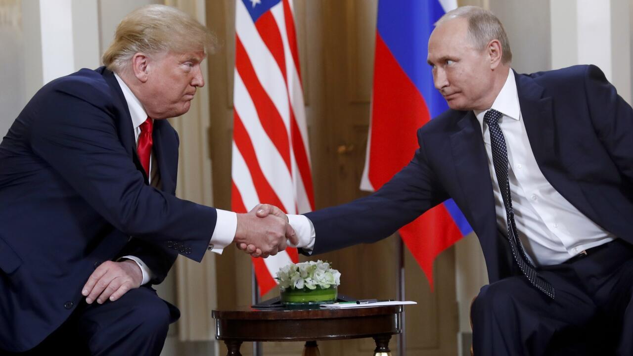 El Kremlin aseguró hoy que los presidentes ruso, Vladímir Putin, y estadounidense, Donald Trump, coincidieron en que el fin de la guerra.
