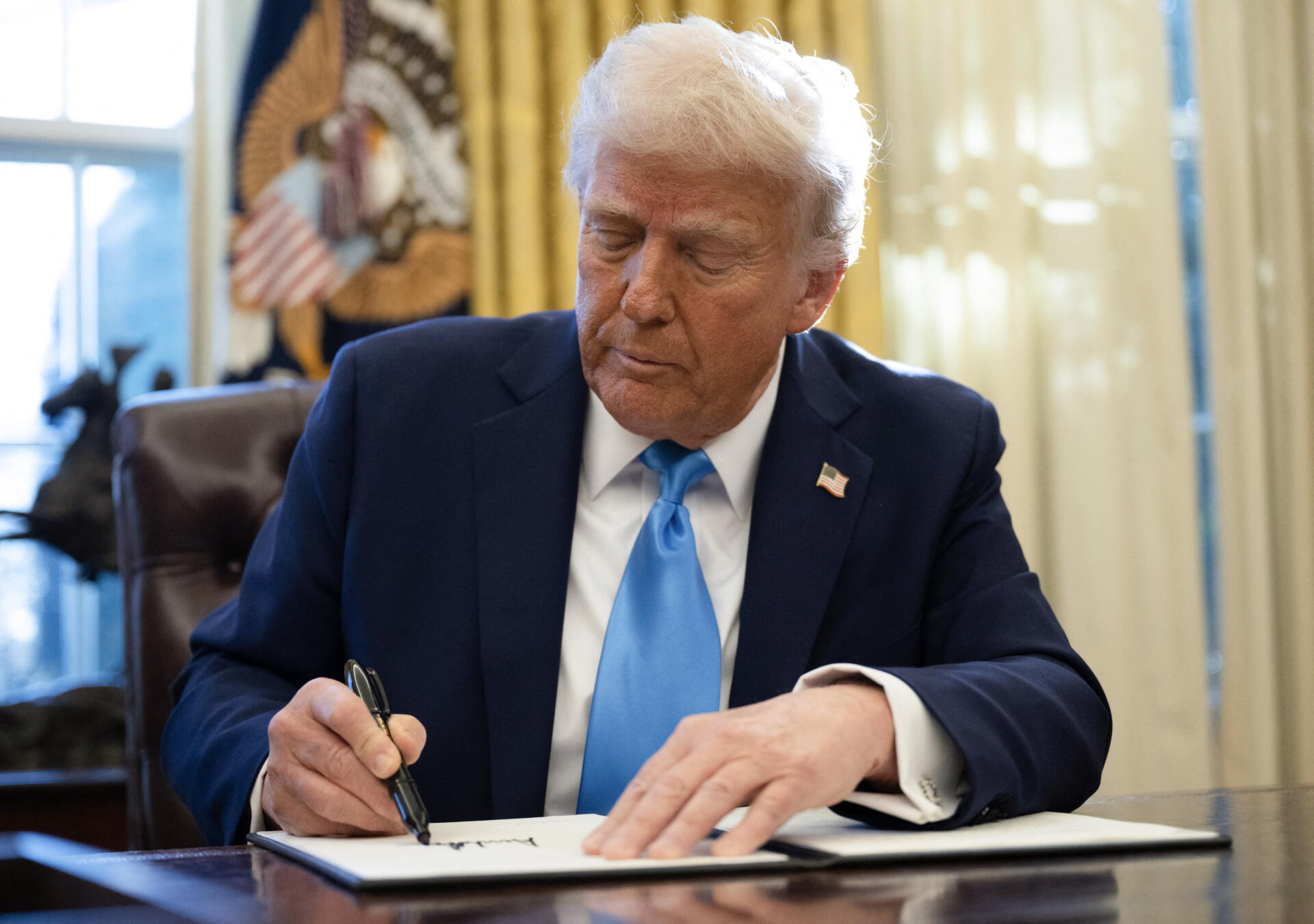 Trump firma orden ejecutiva para imponer sanciones a la Corte Penal Internacional