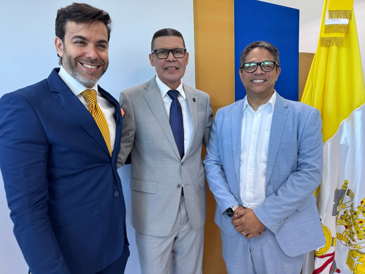 Ucateci realiza conferencia con el Dr. Ricardo Nieves