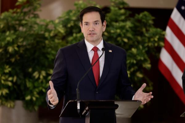 Rubio llegó este martes a Costa Rica donde se reunió con el presidente Chaves, con quien trató temas como la migración, seguridad, comercio y la influencia de China en la región centroamericana.