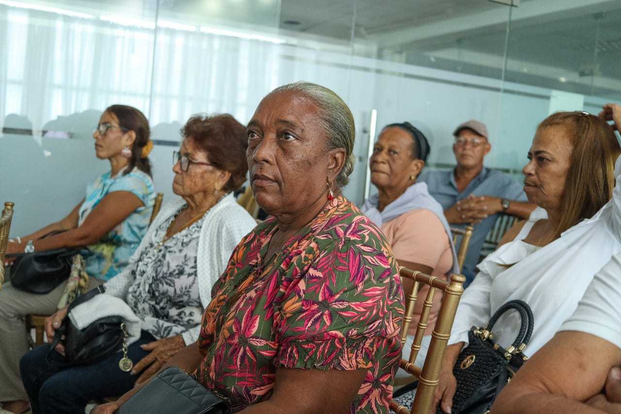 Inician programa "Restableciendo Sonrisas" para adultos mayores