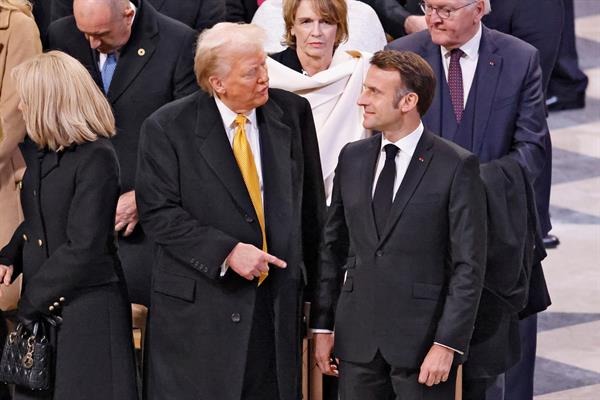 Este miércoles tuvo lugar en la capital francesa la segunda reunión informal organizada por Macron para abordar el futuro de la guerra de Ucrania, con la participación en persona de los presidentes de Rumanía y de Luxemburgo, además de líderes de otros 18 países, incluido Canadá, presentes por videoconferencia.