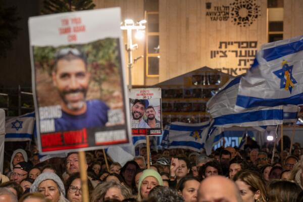 Este jueves, por primera vez, milicianos han devuelto a Israel los cuerpos de cuatro rehenes; de acuerdo con lo pactado en esta primera fase del alto el fuego.