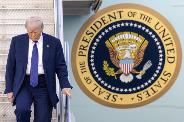 Trump, un mes en el poder: más rápido, más decidido y sin frenos