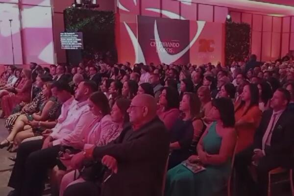 Gala de premiación anual “Celebrando Logros”.