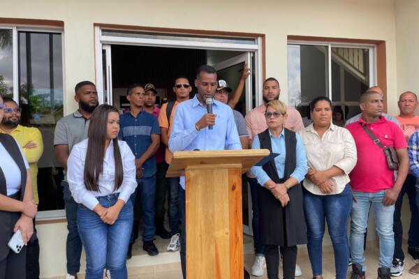 El edil dijo que rechaza el irrespeto de la Policía a su persona y al pueblo del municipio que él dirige como alcalde. Foto: Fuente externa 