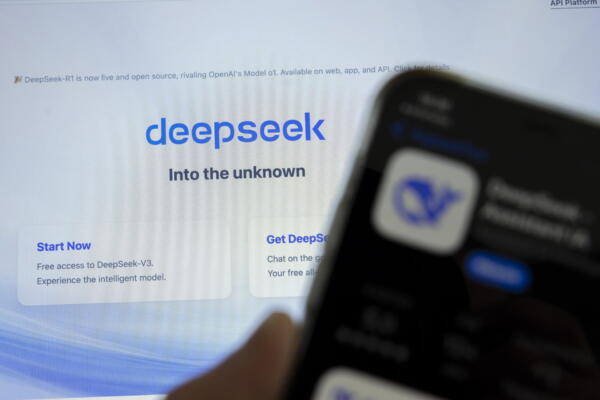 El logo de la startup china DeepSeek en una pantalla de computadora. EFE/SALVATORE DI NOLFI