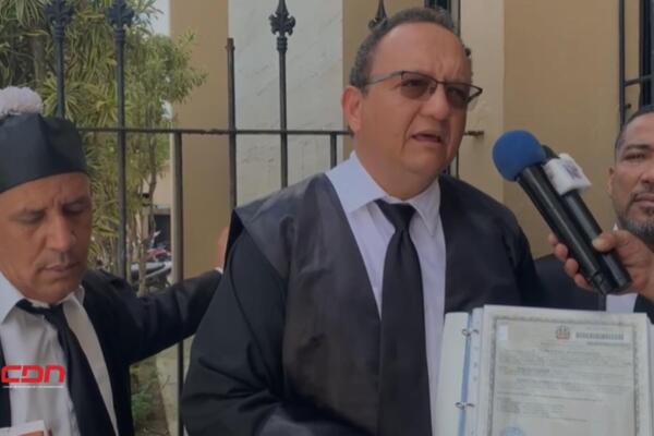 La firma de abogados liderada por Ángel Rafael Santana Tejada presentaron una querella contra Miguel E. Valerio Jiminián. Foto: Fuente externa