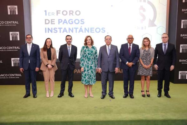 el 1er Foro de Pagos Instantáneos en RD