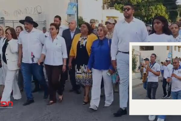 Los actos de conmemoración del 181 aniversario de la Independencia Nacional, iniciaron en horas de la mañana con el izamiento de bandera en la gobernación provincial de esta ciudad. Foto: Fuente externa 