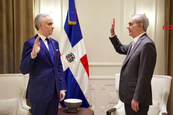 Eduardo Estrella y Luis Miguel De Camps asumen Obras Públicas y Educación. (foto, fuente externa)