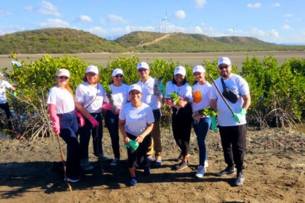Jornada de reforestación en Baní.