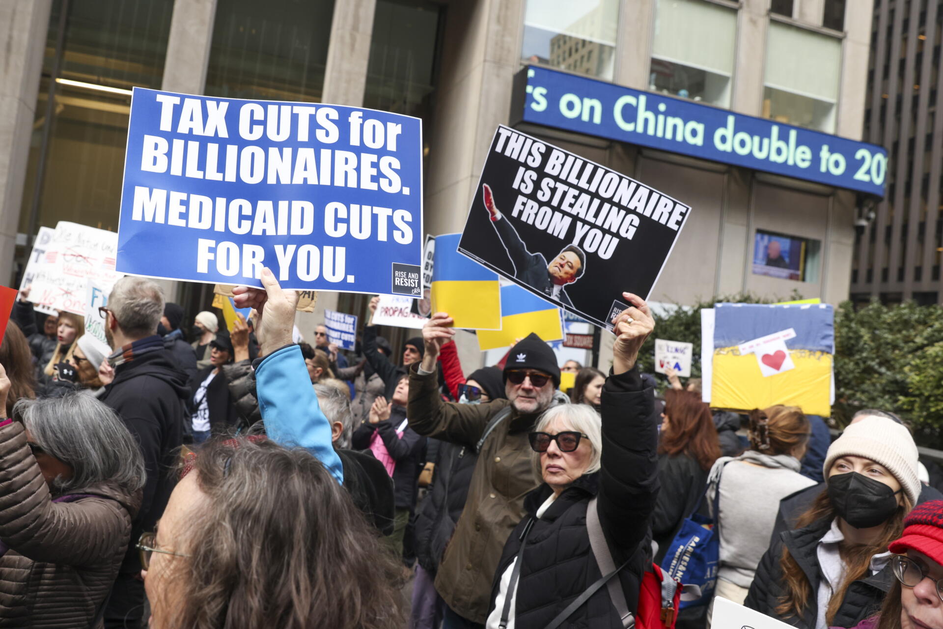 Protestan en Nueva York contra "la corrupción del régimen de Trump"