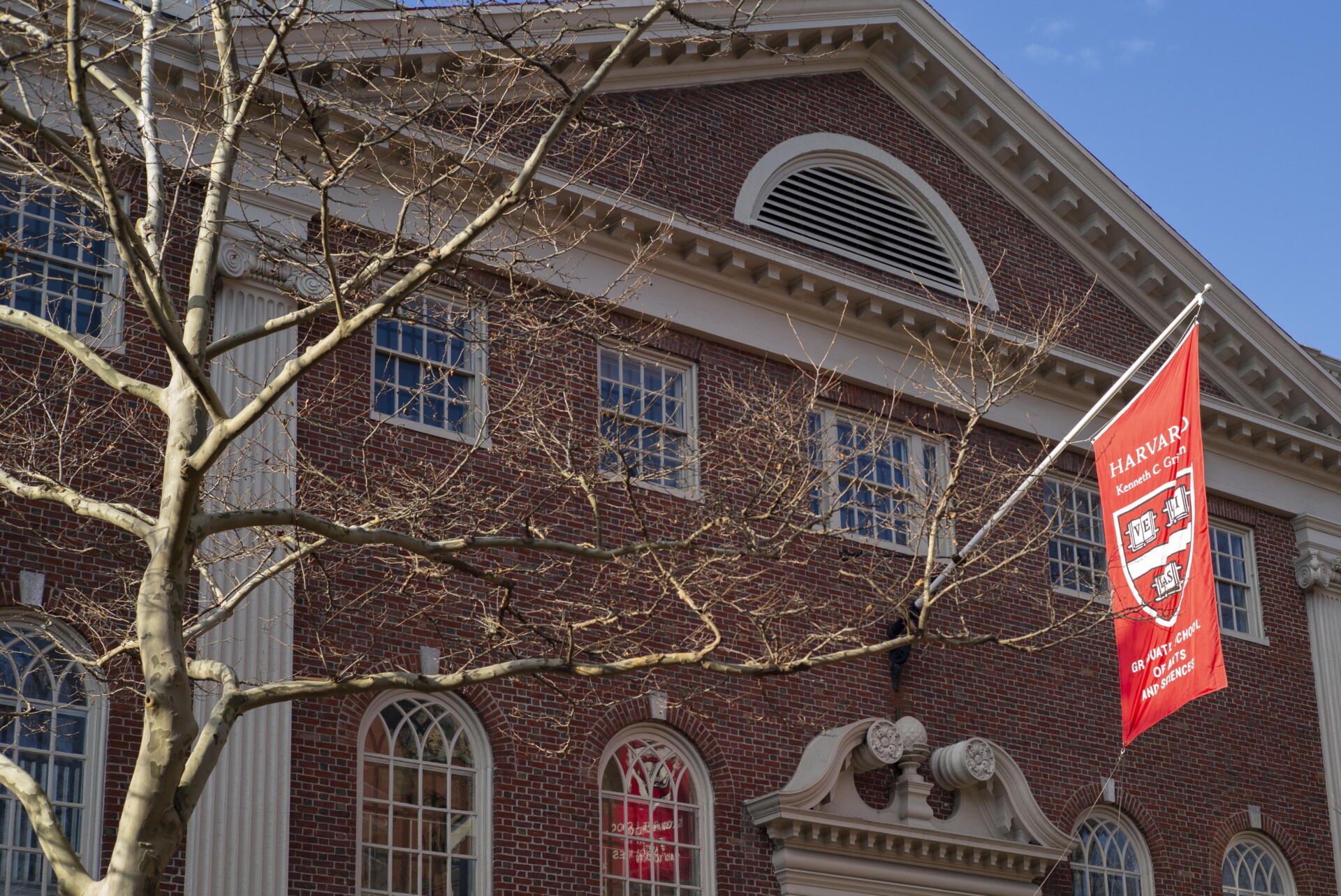 Harvard congela sus contrataciones ante la incertidumbre creada por el Gobierno de Trump