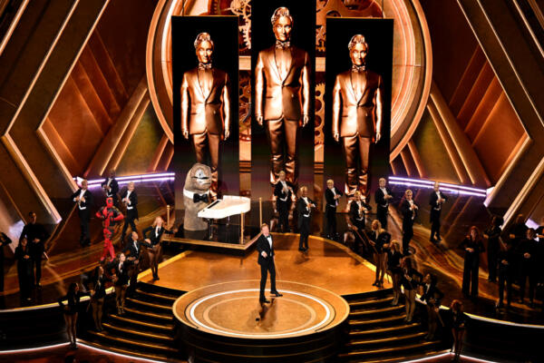 El comediante y presentador estadounidense Conan O'Brien actúa en el escenario durante la 97a edición anual de los Premios de la Academia en el Dolby Theatre de Hollywood, California, el 2 de marzo de 2025. (Foto de Patrick T. Fallon / AFP)
