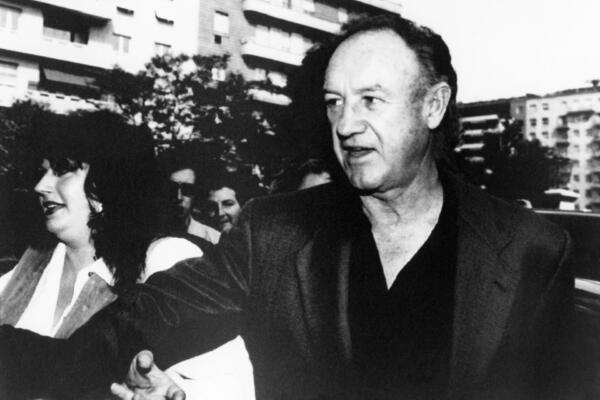 Fotografía de archivo del actor estadounidense Gene Hackman, invitado a participar en la ceremonia de entrega de los premios 'Telegatto', a su llegada al hotel Principe di Savoia, en Milán. EFE/EPA/Silva