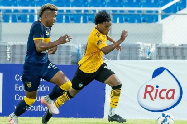 Anyelo Gomez, de OyM perseguido por Alexander Vidal de Pantoja