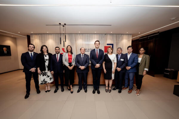 Asociación de Bancos dialoga con misión del FMI sobre economía dominicana