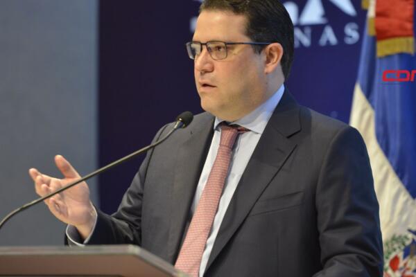 Yayo Sanz Lovatón valora la decisión de levantar prohibición de exportación a Central Romana. (foto, fuente externa)