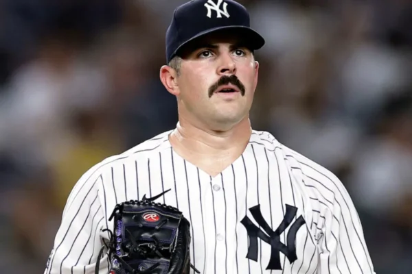 Carlos Rodón asume el puesto que dejó vacante el as de la rotación, Gerrit Cole, quien se perderá toda la temporada del 2025 tras someterse a una cirugía Tommy John. 