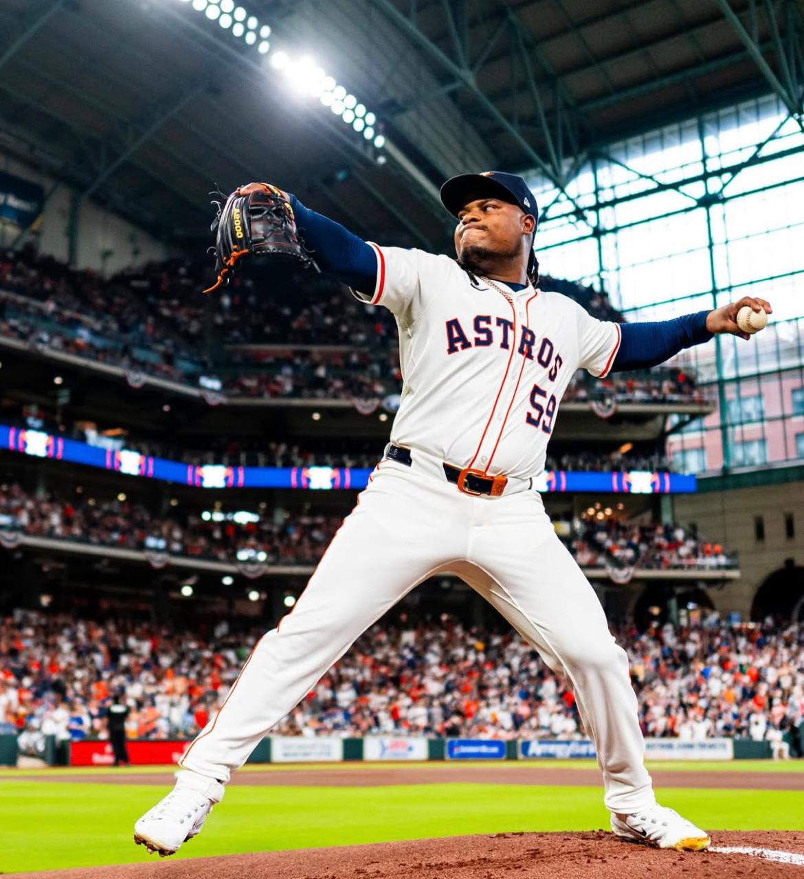 Para Valdez la salida de hoy, campeón de la Serie Mundial con Houston en 2022, representó su cuarta apertura en Día Inaugural en forma seguida.