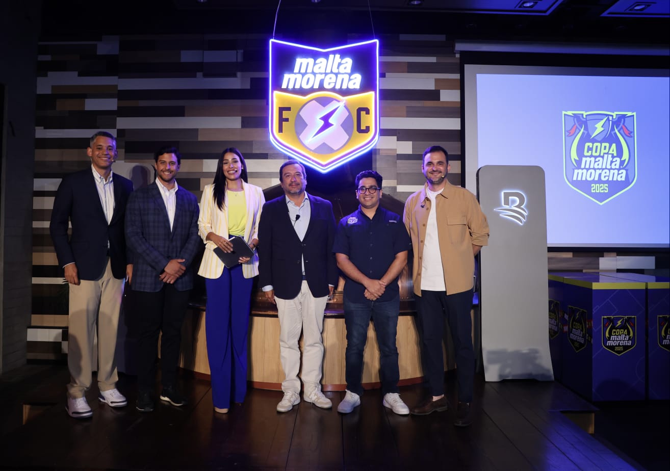 Realizan sorteo de copa de fútbol para definir los grupos
