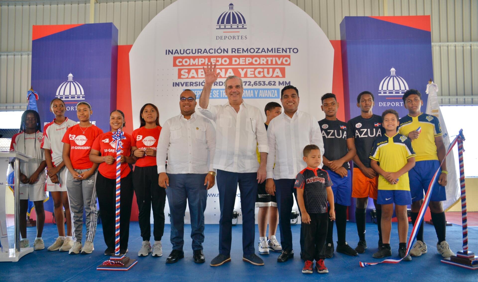 En las palabras de bienvenida, Francis Abreu agradeció al presidente Abinader "por el trabajo que realiza para mejorar la calidad de vida de los dominicanos, esfuerzo que incluye a los deportistas y el deporte en general".