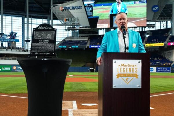 Jeff Conine actuó en 17 temporadas de Grandes Ligas y de ellas ocho fueron con la novena del sur de la Florida, donde registró sus mejores estadísticas.  