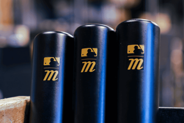 Marucci y Victus, que fue adquirida por Marucci en 2017, han obtenido «el uso exclusivo de los logotipos, nombres, colores y más de la MLB y del equipo en sus productos».