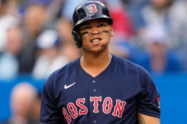 Durante la pretemporada, Rafael Devers ha trabajado en fortalecer sus hombros, que le causaron molestias la pasada campaña. 