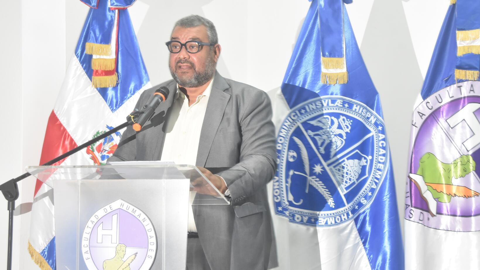 UASD Presenta 'Introducción a la Filosofía' con la Presencia de Leonel Fernández