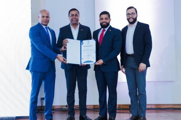 Caesco reconoce a Welinton Grullón por destacada contribución en la Formación Integral de la Municipalidad