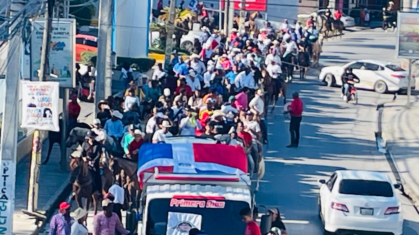 La Fundación Mario Pereyra realizó su acostumbrada cabalgata-caminata en Nagua por el 181 aniversario de nuestra Independencia Nacional.