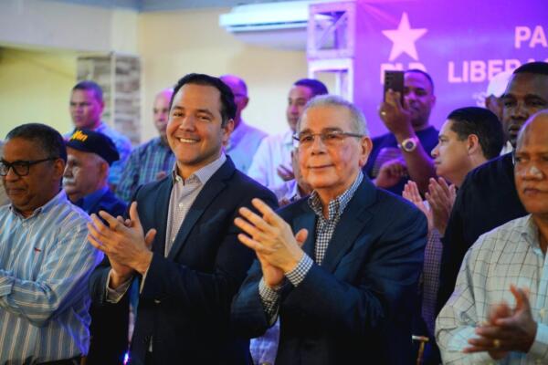 El expresidente Danilo Medina defendió la jornada escolar extendida, calificándola como una de las políticas más nobles de su gestión.