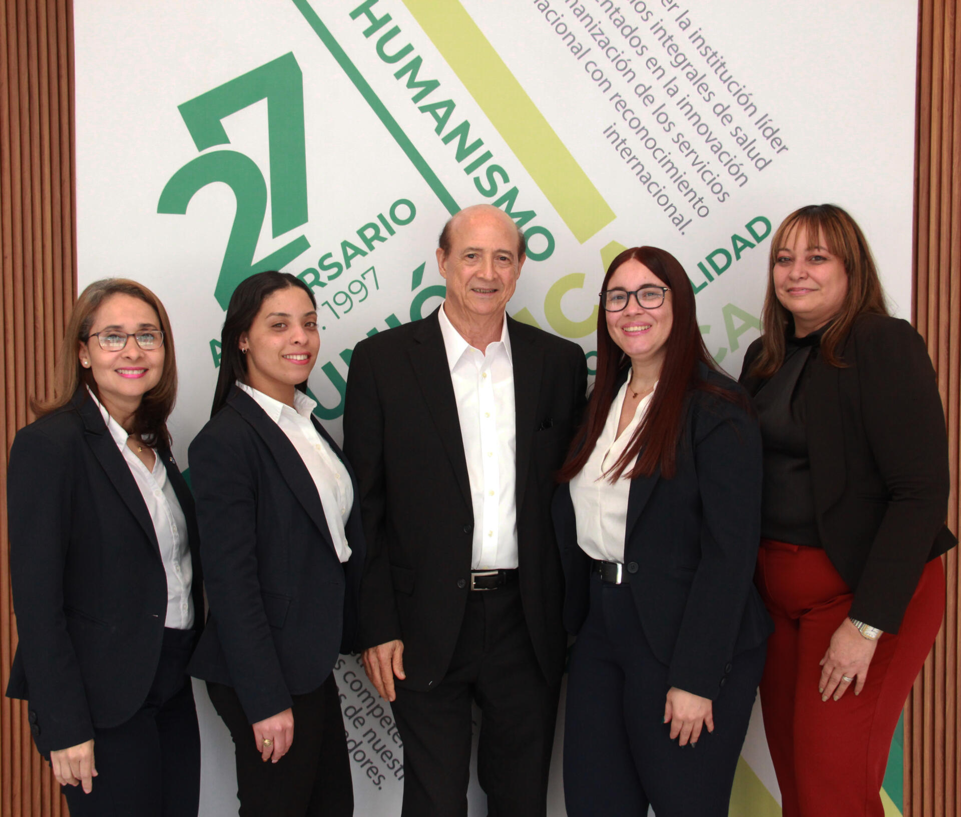 Doctor Marino Pérez diserta en Unión Médica sobre importancia de la “Microbiota en la Mujer”