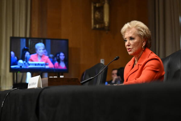 Fotografía de archivo de la secretaria de Educación, Linda McMahon. AFP