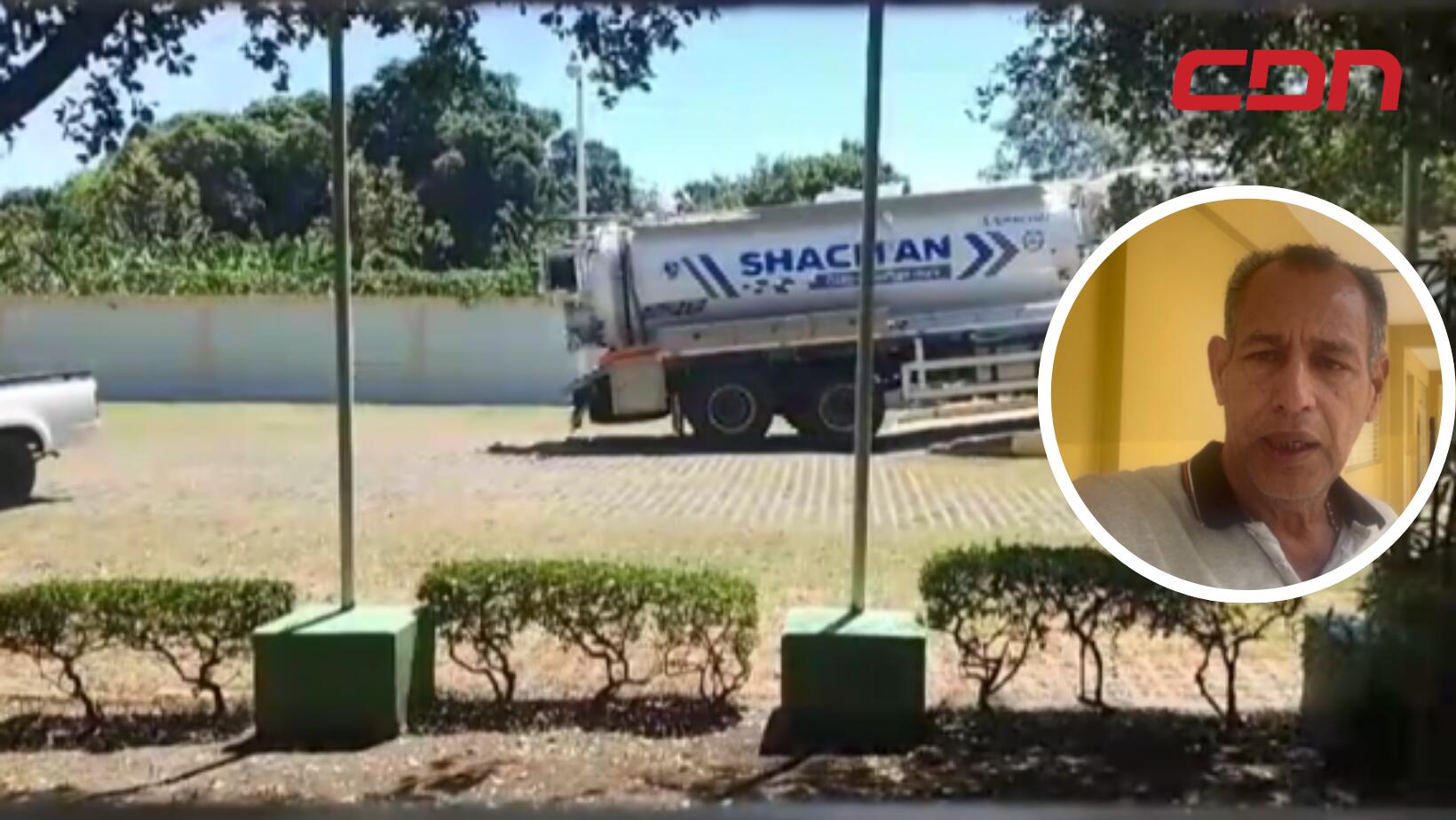 Estudiantes en Moca sin docencia por colapso del sistema cloacal
