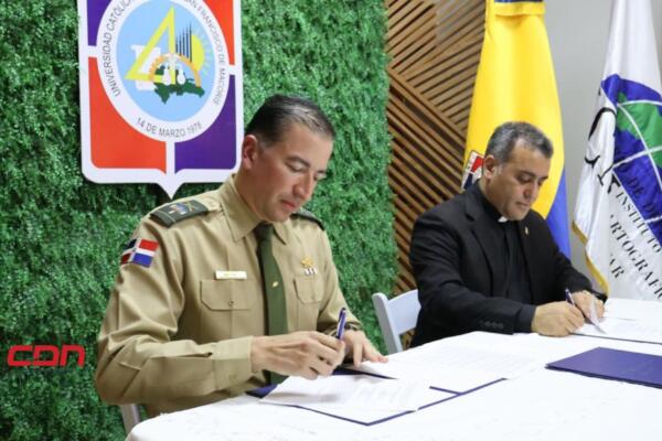 Instituto Cartográfico Militar firma acuerdo interinstitucional con UCNE. (Foto, fuente externa)