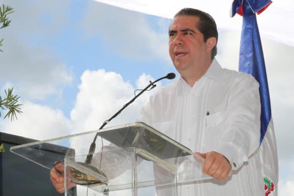 Francisco Javier García afirmó hoy que en la República Dominicana hay personas pasando hambre debido al alto costo de la canasta familiar.