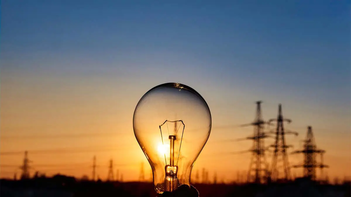 Gobierno proyecta que para el 2028 el 80% de los hogares tenga energía eléctrica 24 horas