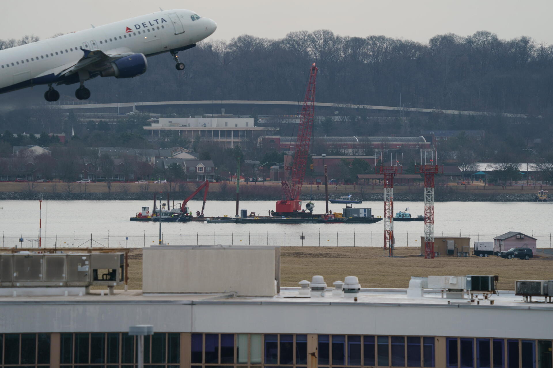 EE.UU. prohíbe de forma permanente el vuelo de helicópteros cerca del aeropuerto de Washington