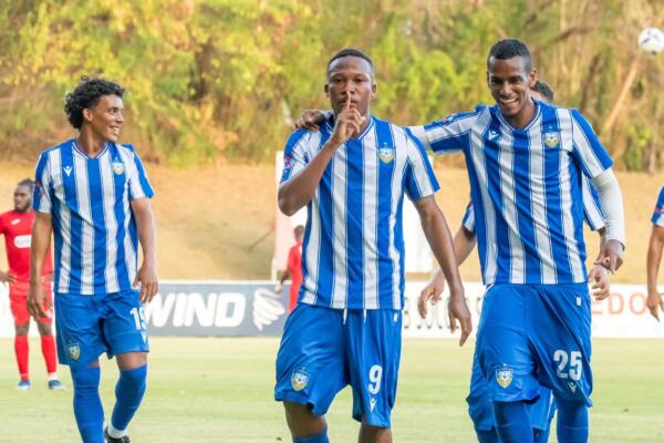 Herard Frantzety, en el centro, celebra gol compañado de Anyelo Gomez, izqyuierda y Lean Torres Derecha, frente al club Atlético San Cristóbal, en la Copa LDF 2025