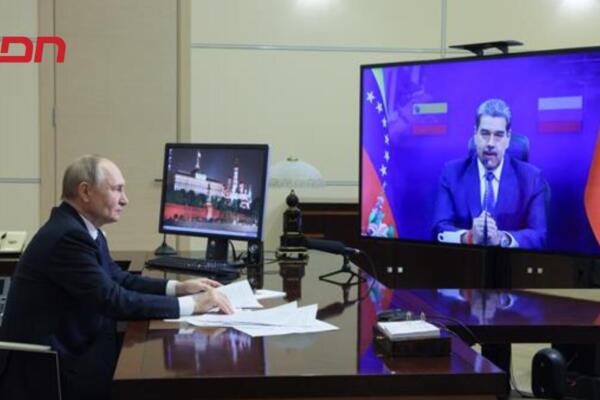 Vladímir Putin en videoconferencia con Nicolás Maduro.