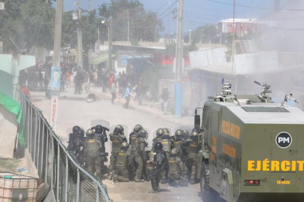 Barricada colocada por seguridad en marcha Friusa